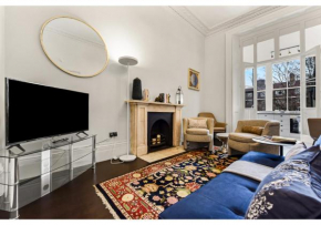 Upscale Urban Haven: Luxury Flat